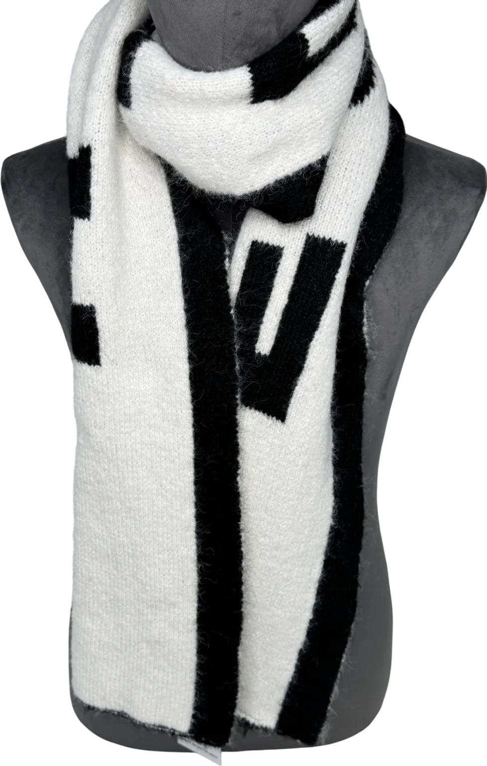 4th & Reckless Black / White Reversible Letti Logo-pattern Knitted Scarf One Size