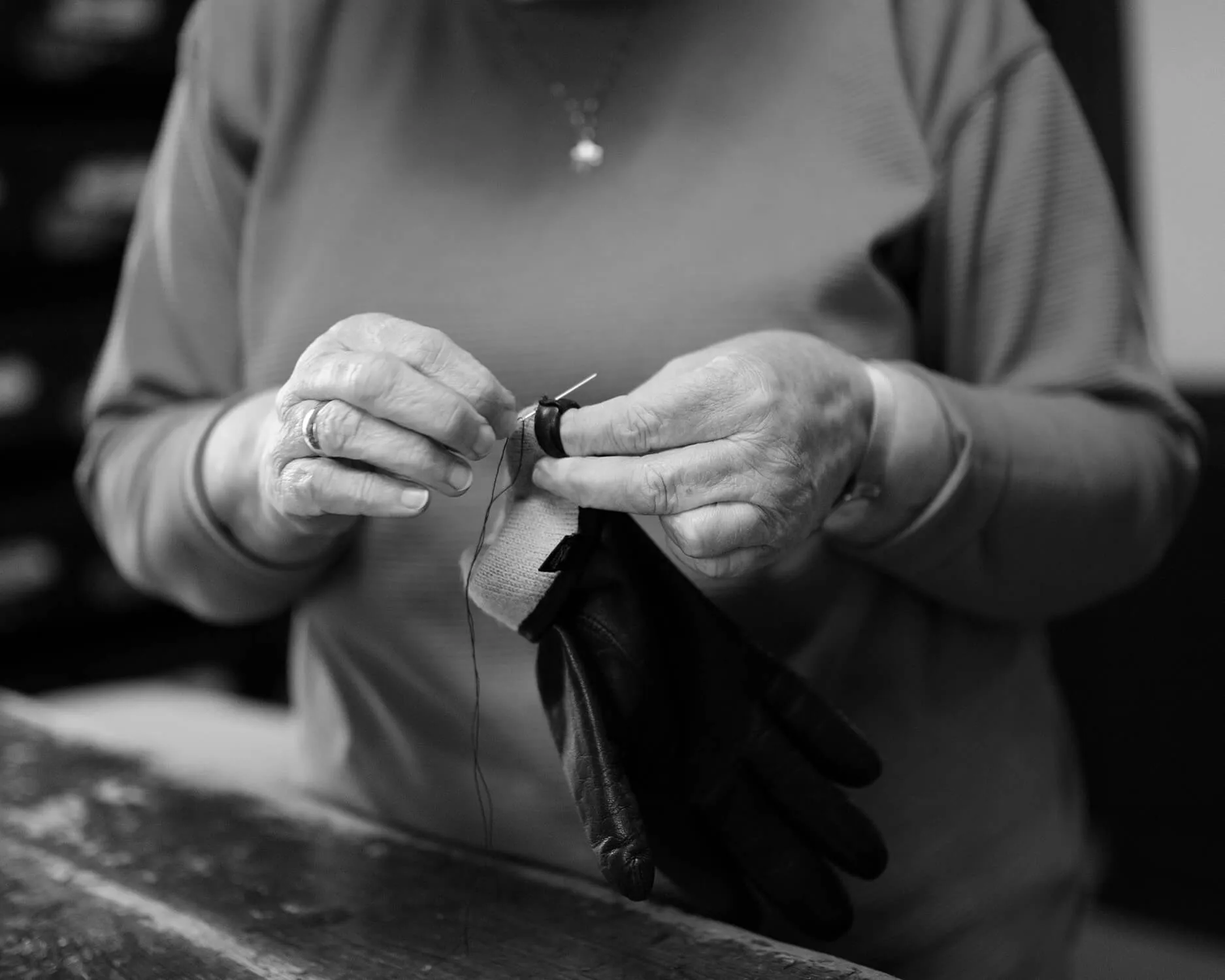 REPLACEMENT OF KNIT GLOVE-LINING