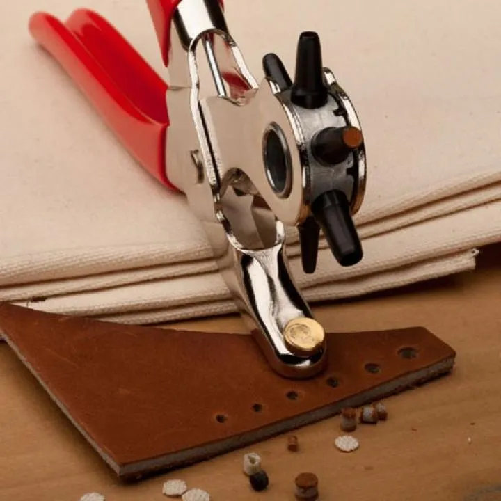 REVOLVING LEATHER HOLE PUNCHER