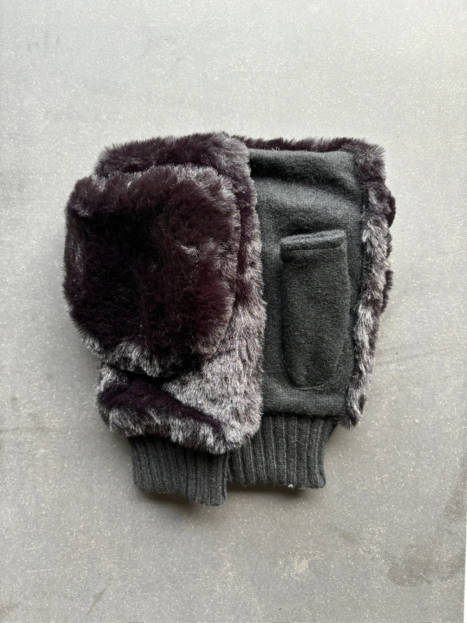 Tourcoing Mittens Black