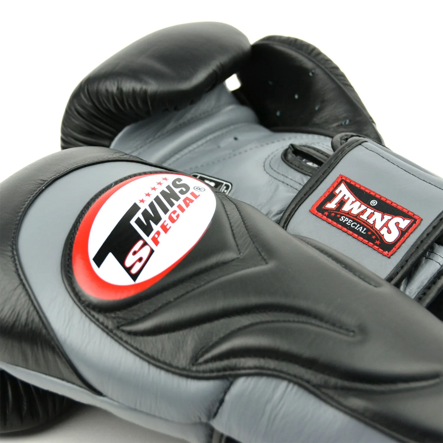 TWINS DELUXE SPARRING GLOVES-BLACK/GREY