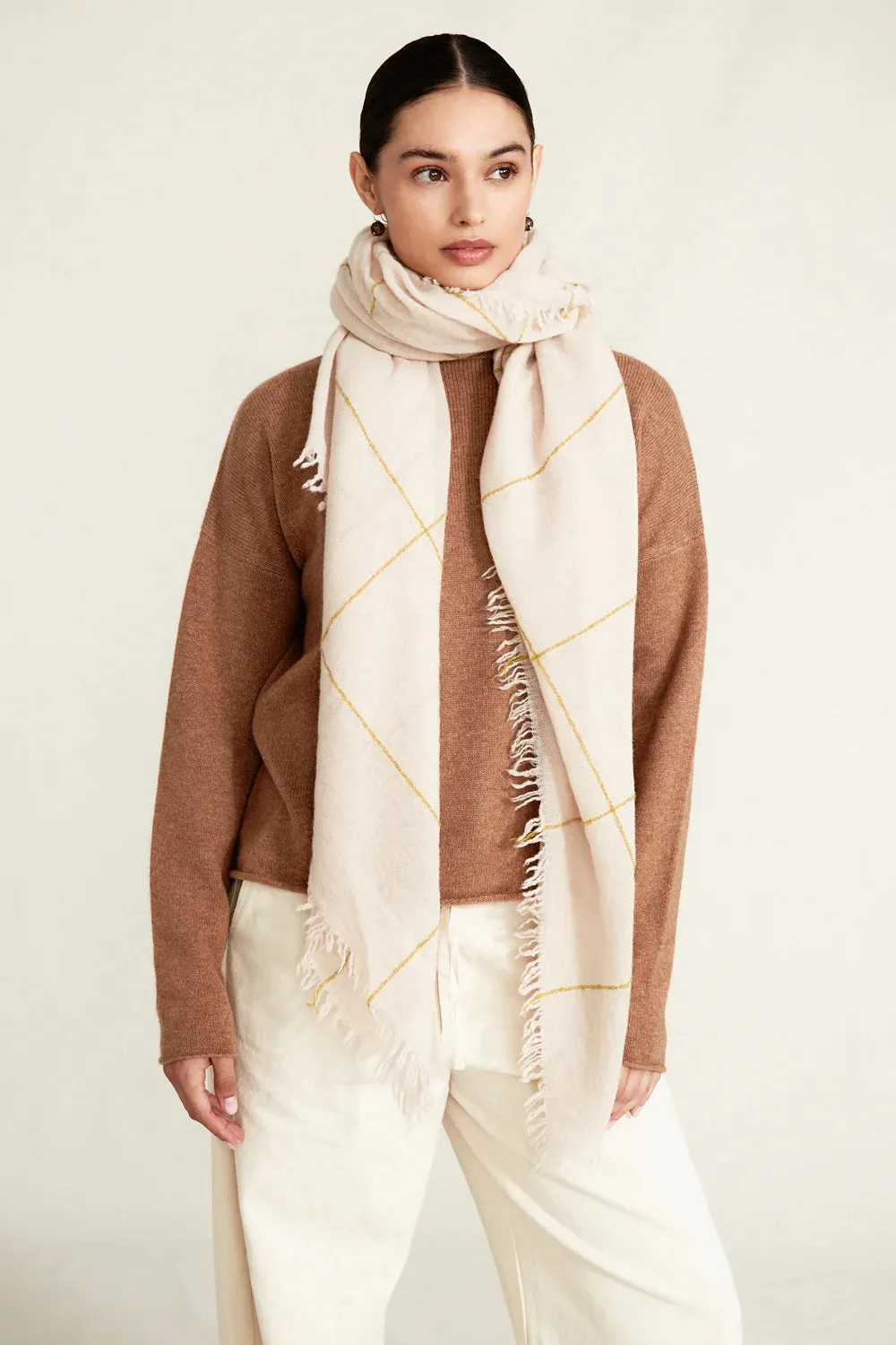 WINDOWPANE CASHMERE SCARF IN GOLDEN OLIVE